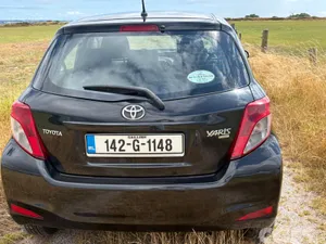 Toyota Yaris Hatchback, Petrol, 2014, Black