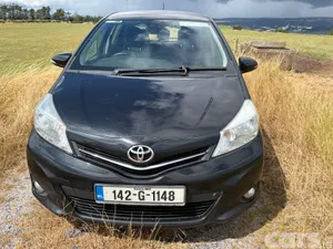 Toyota Yaris Hatchback, Petrol, 2014, Black