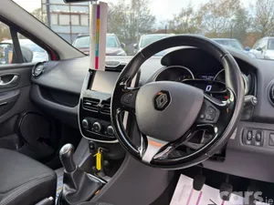 Renault Clio Hatchback, Diesel, 2016, Red