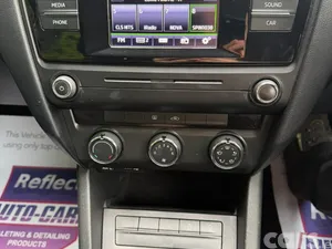 Skoda Octavia Saloon, Petrol, 2016, Beige