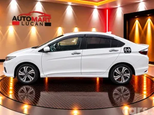 Honda Grace Saloon, Petrol Hybrid, 2016, White