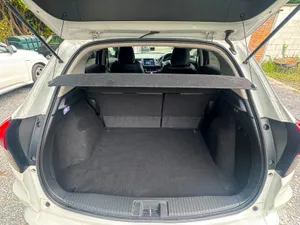 Honda Vezel Estate, Petrol Hybrid, 2019, White