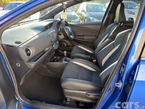 Toyota Yaris Hatchback, Petrol Hybrid, 2020, Blue