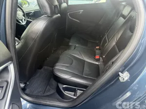 Volvo V40 Hatchback, Diesel, 2019, Blue