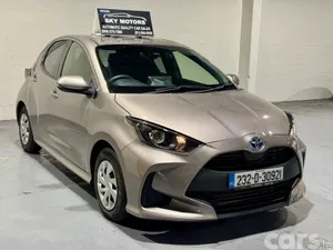 Toyota Yaris Hatchback, Petrol Hybrid, 2023, Grey