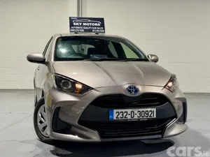 Toyota Yaris Hatchback, Petrol Hybrid, 2023, Grey