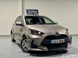 Toyota Yaris Hatchback, Petrol Hybrid, 2023, Grey