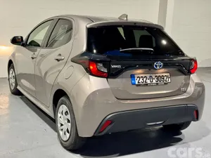 Toyota Yaris Hatchback, Petrol Hybrid, 2023, Grey