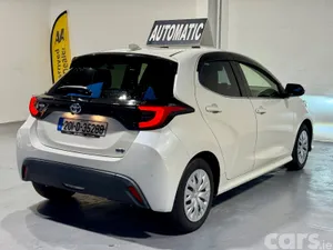 Toyota Yaris Hatchback, Petrol Hybrid, 2020, White