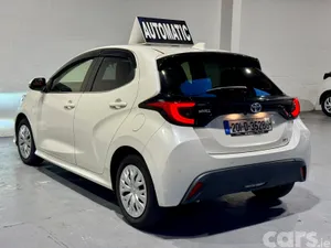 Toyota Yaris Hatchback, Petrol Hybrid, 2020, White