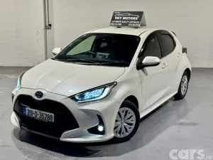 Toyota Yaris Hatchback, Petrol Hybrid, 2020, White