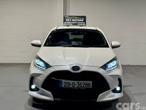 Toyota Yaris Hatchback, Petrol Hybrid, 2020, White