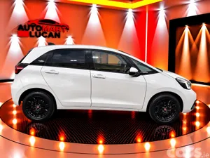 Honda Fit Hatchback, Petrol Hybrid, 2022, White