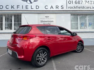 Toyota Auris Hatchback, Petrol Hybrid, 2015, Red