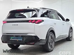 Peugeot 5008 SUV, Electric, 2025, White
