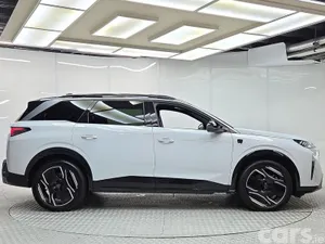 Peugeot 5008 SUV, Electric, 2025, White