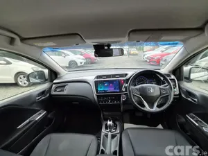 Honda Grace Saloon, Petrol, 2015, Silver