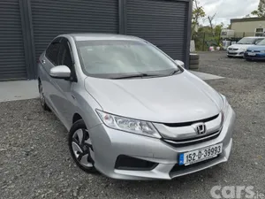 Honda Grace Saloon, Petrol, 2015, Silver