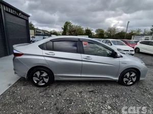 Honda Grace Saloon, Petrol, 2015, Silver