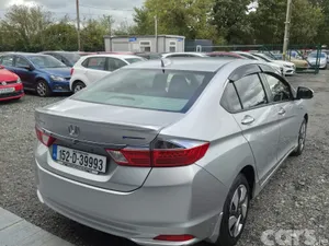 Honda Grace Saloon, Petrol, 2015, Silver