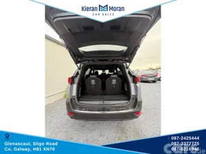 Peugeot 5008 MPV, Diesel, 2024, Grey