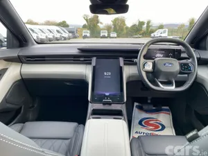 Ford Explorer SUV, Electric, 2025, Blue