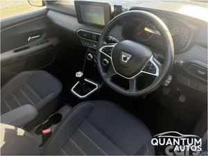 Dacia Jogger MPV, Petrol, 2023, Grey