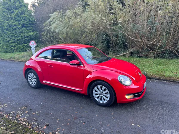 Volkswagen Beetle Hatchback, Petrol, 2015, Red