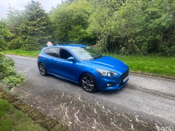 Ford Focus Hatchback, Petrol Hybrid, 2022, Blue