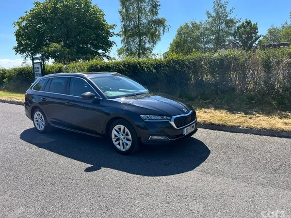 Skoda Octavia Estate, Petrol Plug-in Hybrid, 2022, Black