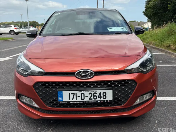 Hyundai i20 Hatchback, Petrol, 2017, Orange