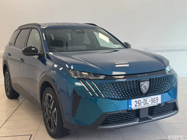Peugeot 5008 MPV, Petrol, 2025, Blue