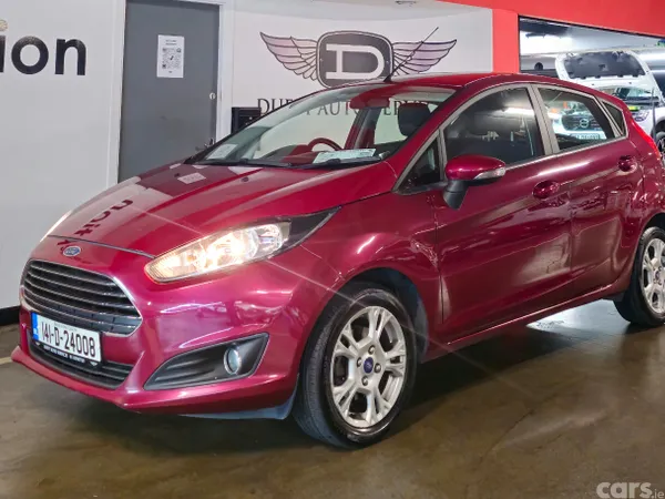 Ford Fiesta Hatchback, Petrol, 2014, Red
