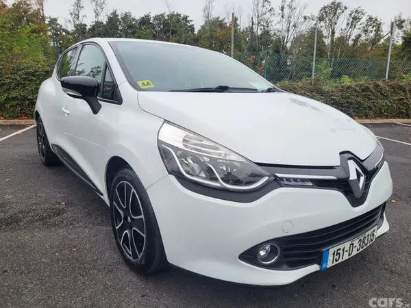 Renault Clio Hatchback, Petrol, 2015, White