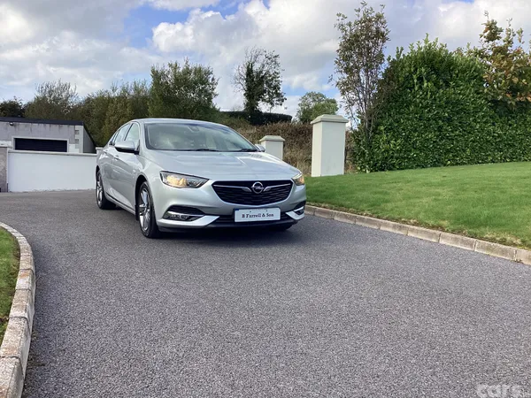 Opel Insignia Hatchback, Diesel, 2021, Grey