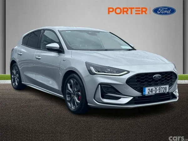 Ford Focus Hatchback, Petrol, 2024, Silver