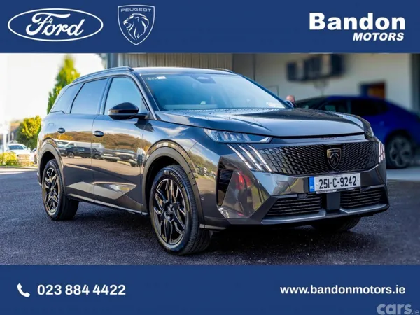 Peugeot 5008 MPV, Petrol, 2025, Grey