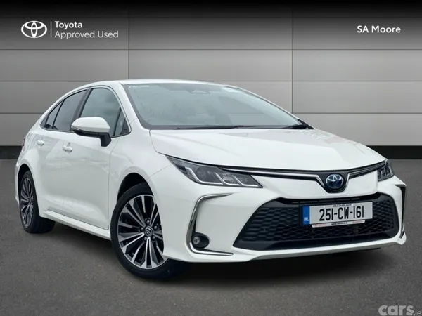 Toyota Corolla Saloon, Petrol Hybrid, 2025, White