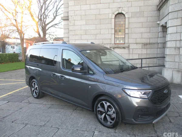 Ford Tourneo Connect MPV, Petrol Plug-in Hybrid, 2026, Grey