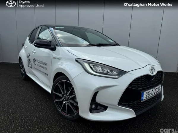 Toyota Yaris Hatchback, Petrol Hybrid, 2025, White