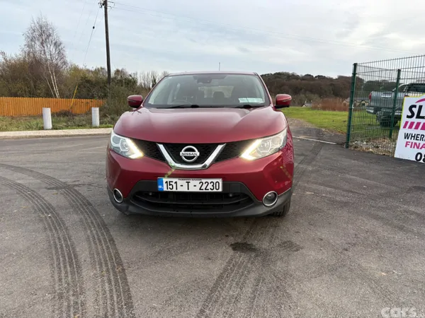Nissan Qashqai Hatchback, Diesel, 2015, Red