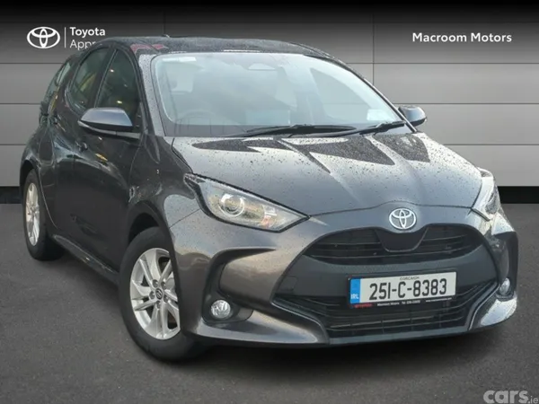 Toyota Yaris Hatchback, Petrol Hybrid, 2025, Grey