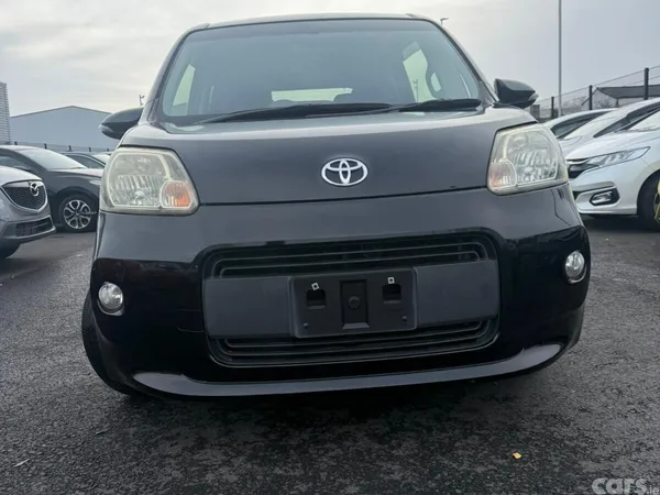 Toyota Porte Hatchback, Petrol, 2012, Black