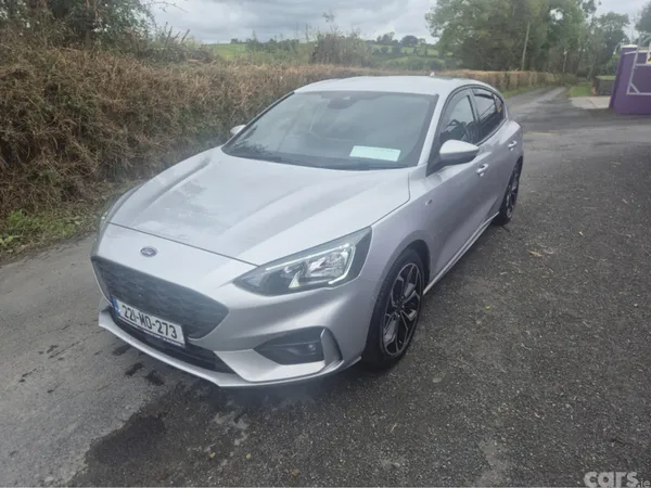 Ford Focus Hatchback, Petrol, 2022, Grey