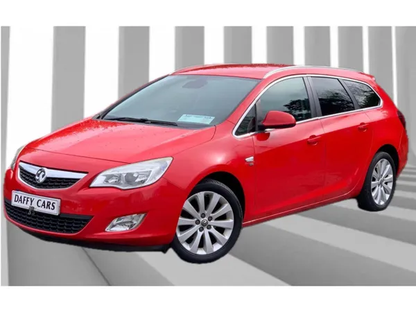 Vauxhall Astra Estate, Diesel, 2012, Red