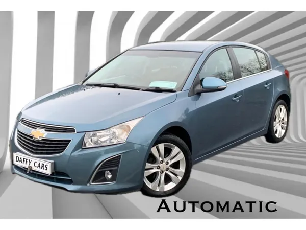 Chevrolet Cruze Hatchback, Petrol, 2014, Blue