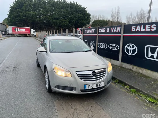 Vauxhall Insignia Hatchback, Diesel, 2010, Silver