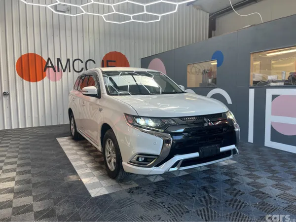 Mitsubishi Outlander SUV, Petrol Plug-in Hybrid, 2020, White
