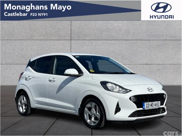 Hyundai i10 Hatchback, Petrol, 2022, White