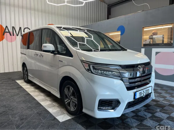Honda Stepwagon MPV, Petrol Hybrid, 2019, White